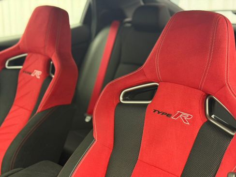Used 2019 Honda Civic Type R image 7