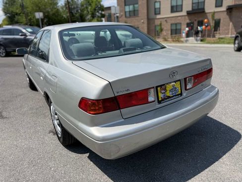 Used 2001 Toyota Camry LE FWD image 5