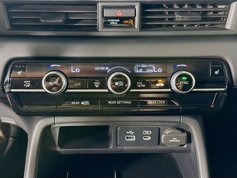 Used 2024 Honda Pilot Touring image 22