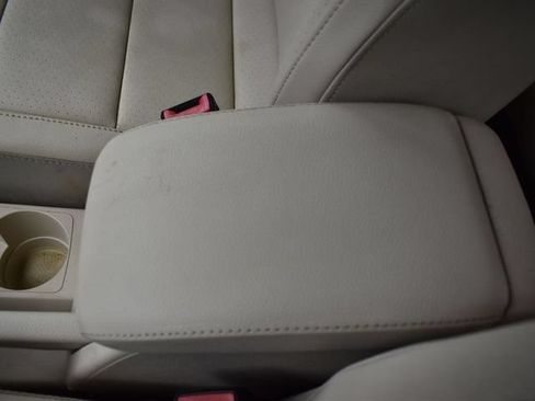 Used 2010 Volkswagen Jetta Limited Edition FWD image 19