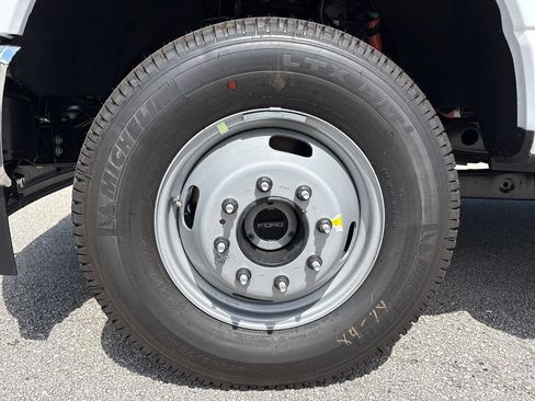 New 2026 Ford F350 XLT w/ FX4 Off-Road Package AWD/4WD image 14
