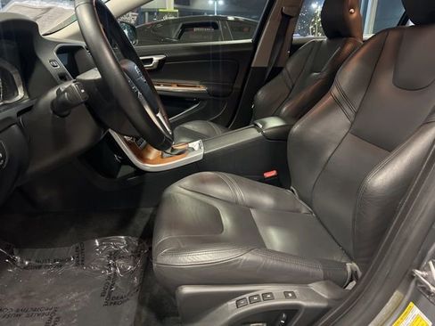 Used 2017 Volvo S60 T5 Inscription Platinum image 18
