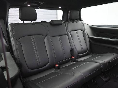 New 2026 Jeep Grand Wagoneer image 18