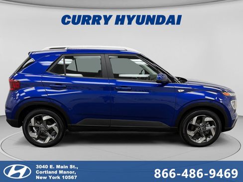 Used 2023 Hyundai Venue SEL w/ Cargo Package FWD image 6