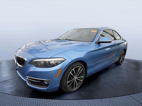 Used 2020 BMW 230i Coupe w/ Luxury Package RWD image 3