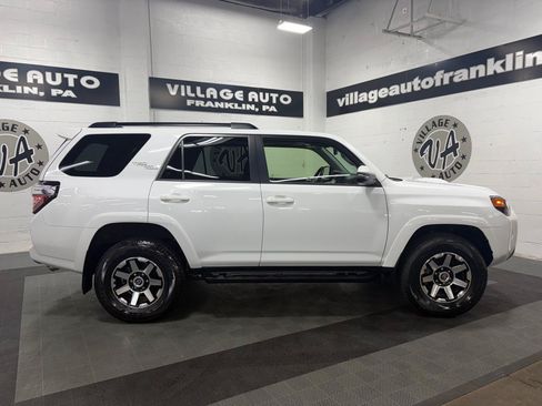 Used 2024 Toyota 4Runner TRD Off-Road Premium w/ Moonroof Package AWD/4WD image 2