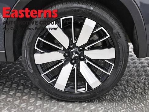 Used 2025 Mitsubishi Outlander SE AWD/4WD image 29