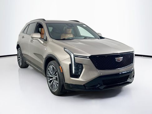 Used 2024 Cadillac XT4 Sport FWD image 3
