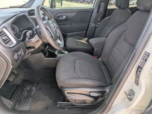 Used 2019 Jeep Renegade Latitude image 13