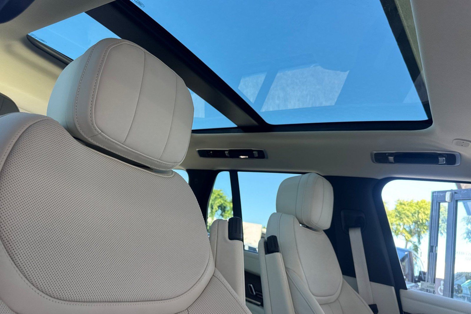 New 2026 Land Rover Range Rover SE AWD/4WD image 24