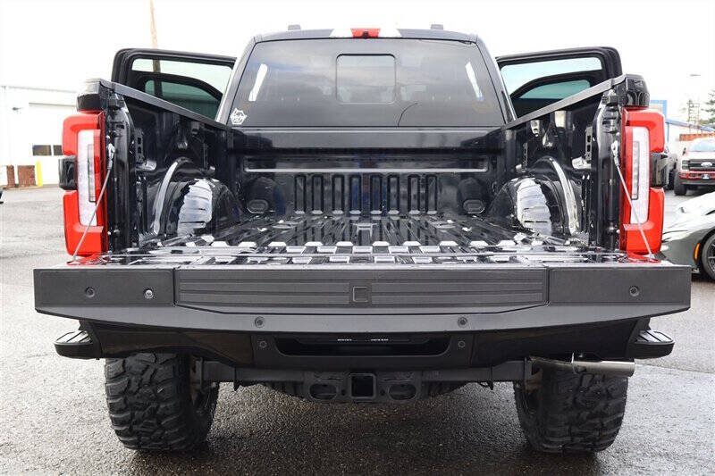 Used 2024 Ford F350 Platinum w/ Tremor Off-Road Package AWD/4WD image 33