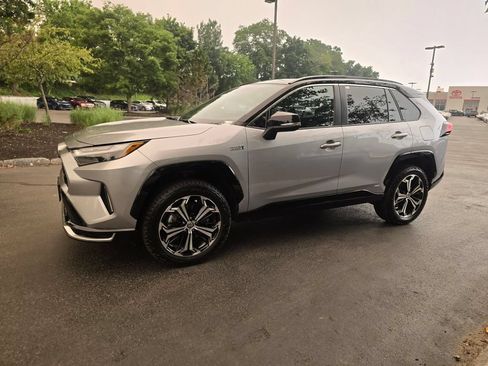 Used 2023 Toyota RAV4 XSE w/ Weather Package AWD/4WD image 3