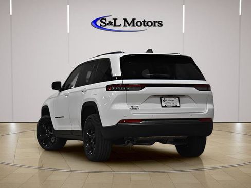 New 2026 Jeep Grand Cherokee Limited w/ Limited Altitude Package AWD/4WD image 4