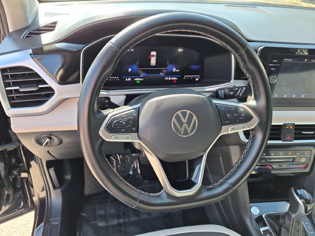Used 2025 Volkswagen Taos SE AWD/4WD image 22