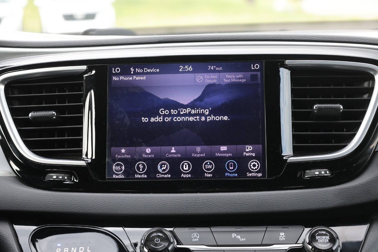 Used 2018 Chrysler Pacifica Touring Plus w/ S Appearance Package FWD image 21