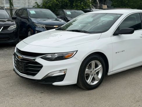 Used 2021 Chevrolet Malibu LS FWD image 4