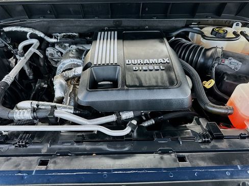 Used 2021 Chevrolet Silverado 1500 LT image 28