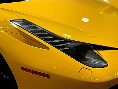 Used 2013 Ferrari 458 Italia Coupe RWD image 25