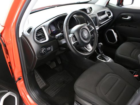 Used 2020 Jeep Renegade Latitude AWD/4WD image 22