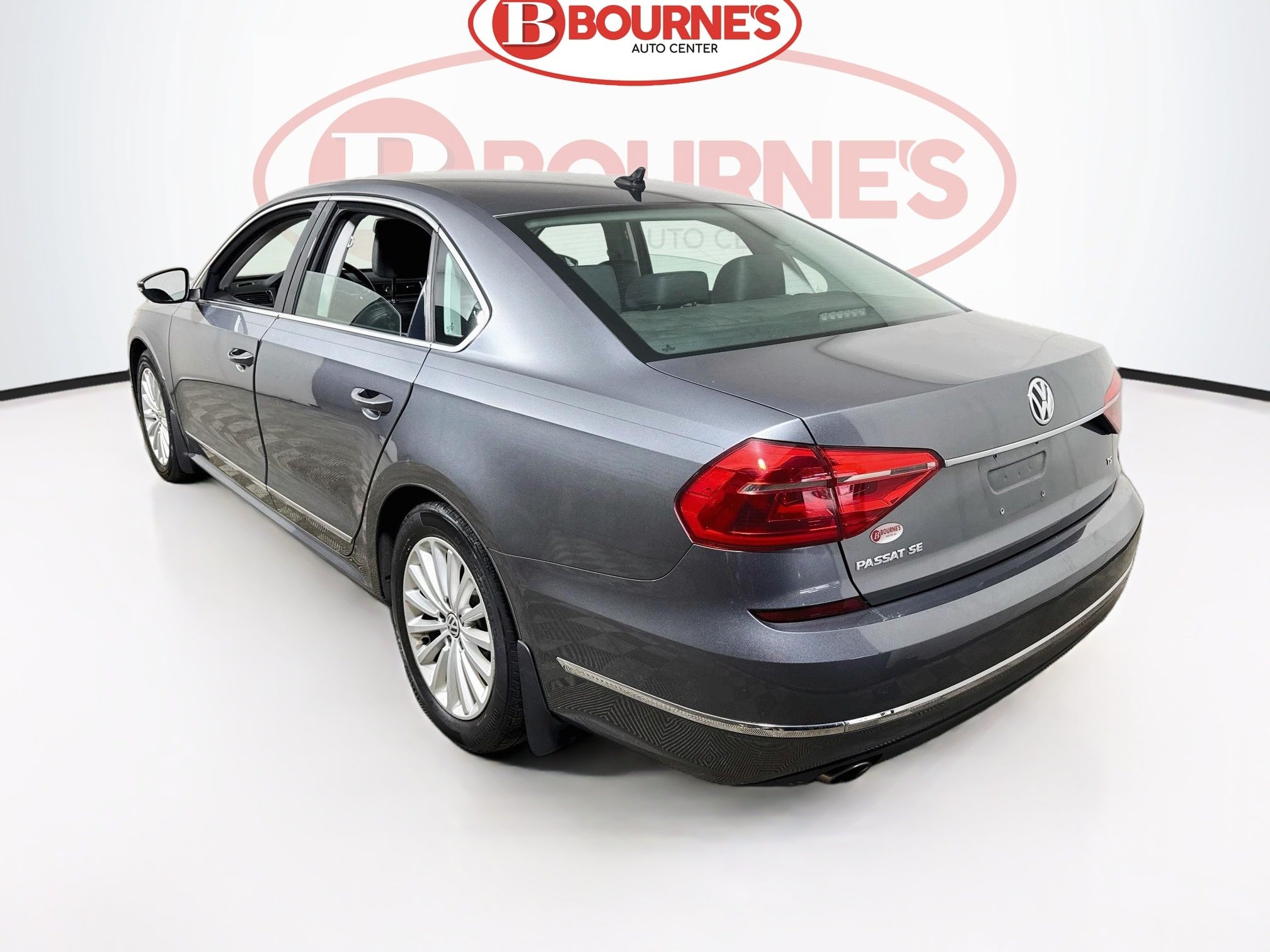 Used 2016 Volkswagen Passat 1.8T SE FWD image 8