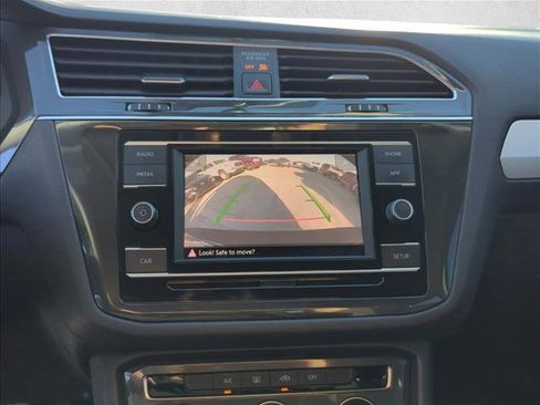 Used 2019 Volkswagen Tiguan S image 21