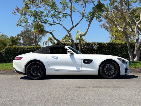 Used 2018 Mercedes-Benz AMG GT Roadster w/ Lane Tracking Package image 9