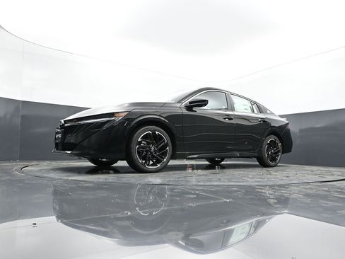 New 2026 Nissan Sentra SR w/ SR Premium Package FWD image 30