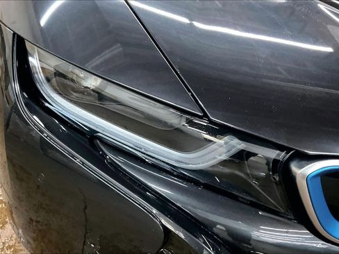 Used 2019 BMW i8 image 28