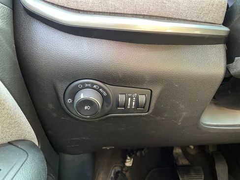 Used 2024 Jeep Compass Latitude AWD/4WD image 24