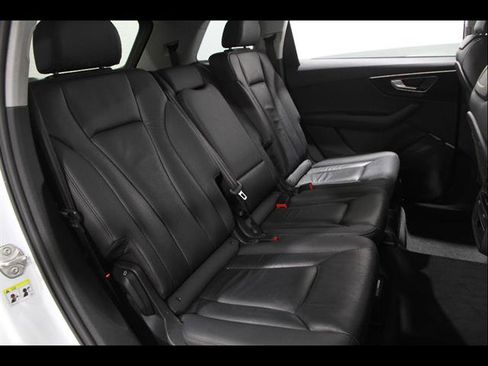 Used 2023 Audi Q7 2.0T Premium w/ Convenience Package image 18