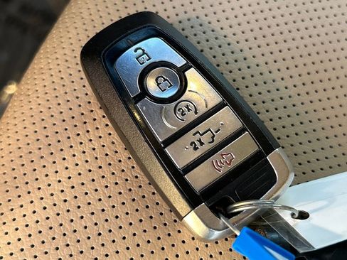 Used 2018 Ford F150 Lariat image 33