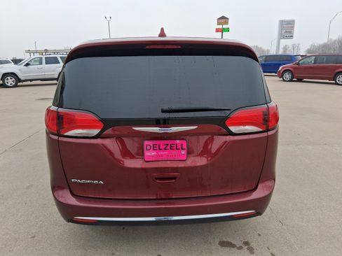 Used 2018 Chrysler Pacifica Touring Plus w/ Tire & Wheel Group image 7