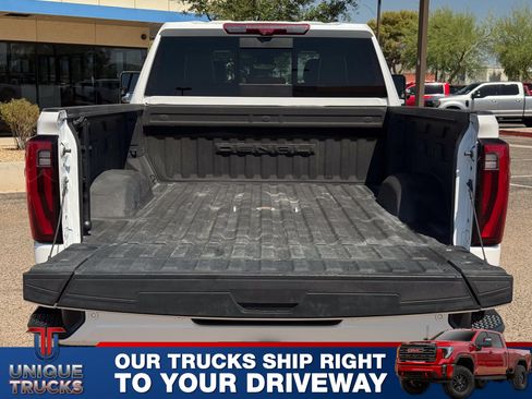 Used 2024 GMC Sierra 2500 Denali Ultimate AWD/4WD image 7