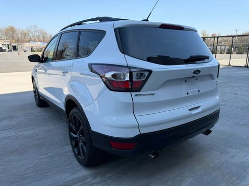 Used 2018 Ford Escape SE w/ SE Sport Appearance Package image 7