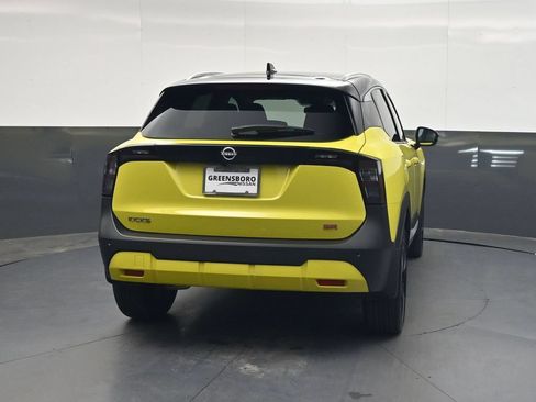 Used 2025 Nissan Kicks SR w/ SR Premium Package FWD image 5