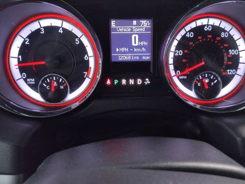 Used 2017 Dodge Grand Caravan GT image 23