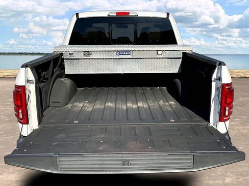 Used 2015 Ford F150 Lariat w/ Equipment Group 502A Luxury AWD/4WD image 9