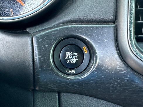 Used 2018 Jeep Grand Cherokee Laredo AWD/4WD image 17