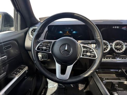 Used 2022 Mercedes-Benz GLB 250 4MATIC w/ Premium Package Lite image 16