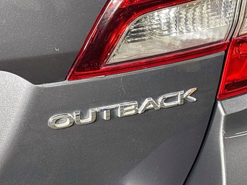 Used 2018 Subaru Outback 2.5i Premium AWD/4WD image 23
