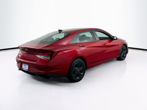 Used 2023 Hyundai Elantra SEL w/ Cargo Package FWD image 5