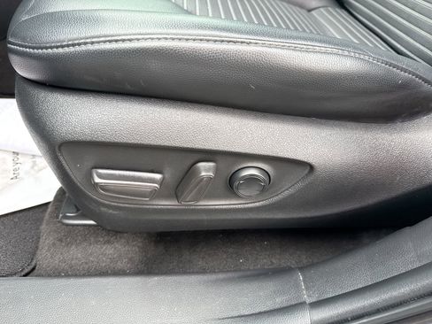 Used 2023 Toyota Highlander XSE image 14