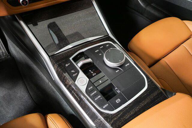 Used 2024 BMW 330i Sedan w/ Convenience Package RWD image 17