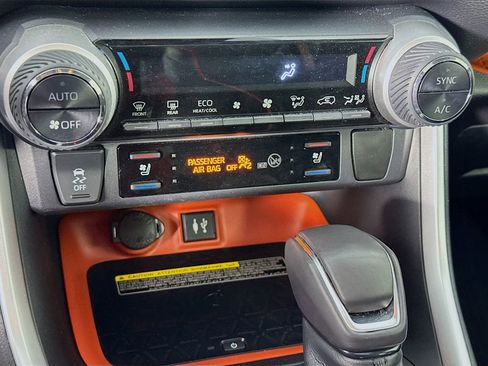 Used 2019 Toyota RAV4 Adventure image 21