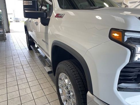 Used 2024 Chevrolet Silverado 2500 LTZ w/ LTZ Plus Package AWD/4WD image 20