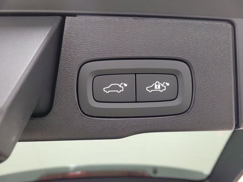 New 2026 Volvo XC60 B5 Ultra w/ Protection Package Premier image 11