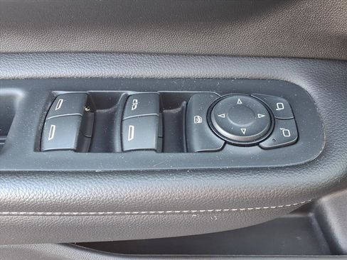 Used 2023 GMC Terrain SLE image 19