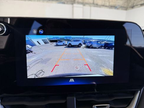 Used 2025 Chevrolet Equinox LT image 17