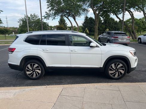 Used 2024 Volkswagen Atlas SEL AWD/4WD image 7