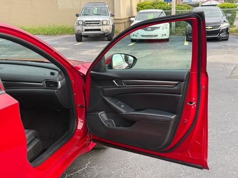 Used 2018 Honda Accord Sport image 14